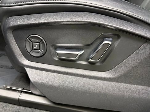 Used 2023 Audi Q7 3.0T Prestige w/ Prestige Package AWD/4WD image 18