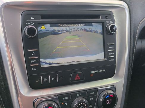 Used 2016 GMC Acadia SLT FWD image 17