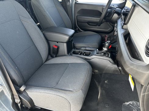 New 2025 Jeep Gladiator Sport image 7