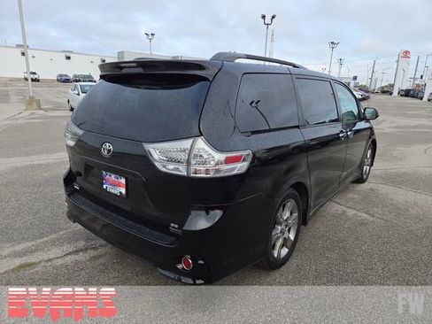 Used 2014 Toyota Sienna SE image 27