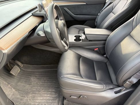 Used 2025 Tesla Model Y Long Range RWD image 20