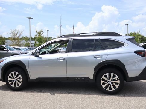 Used 2025 Subaru Outback Premium AWD/4WD image 4