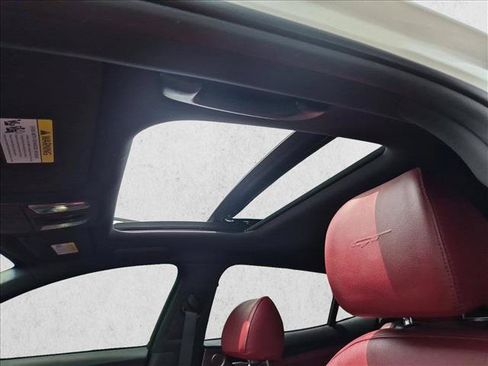 Used 2018 Kia Stinger GT1 RWD image 16