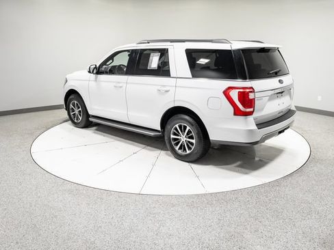 Used 2018 Ford Expedition XLT w/ Equipment Group 202A AWD/4WD image 35