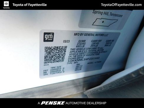 Used 2023 GMC Acadia SLT w/ Preferred Package FWD image 11