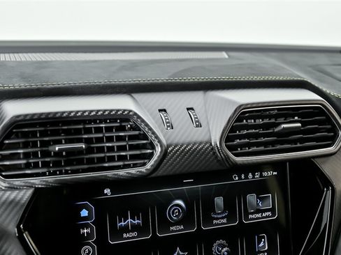 Used 2023 Lamborghini Urus Performante AWD/4WD image 32