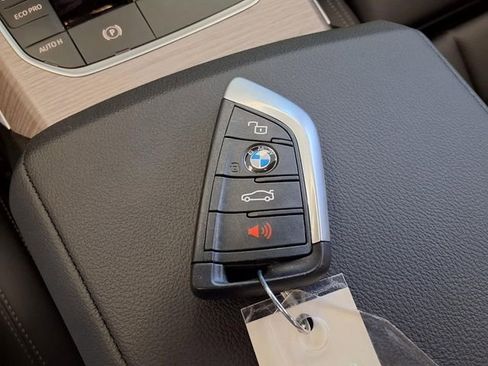 Used 2026 BMW 330i xDrive Sedan AWD/4WD image 12