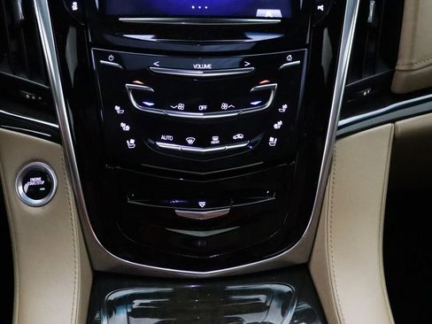 Used 2019 Cadillac Escalade ESV Platinum AWD/4WD image 32
