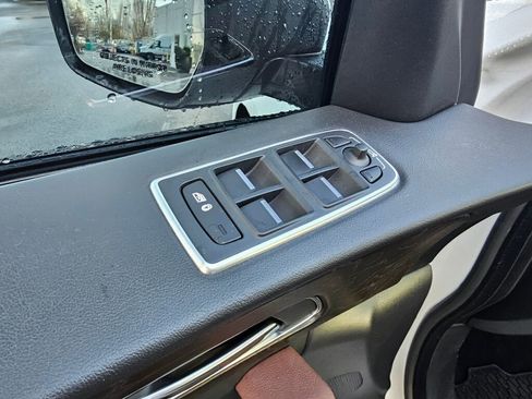 Used 2018 Jaguar F-PACE S image 30