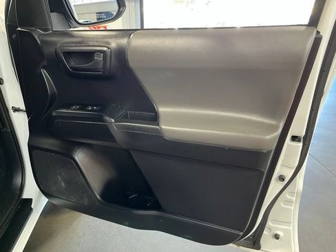 Used 2020 Toyota Tacoma SR RWD image 12