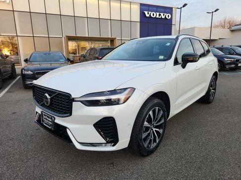 Certified 2025 Volvo XC60 B5 Plus image 1