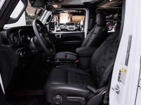 Used 2024 Jeep Wrangler Unlimited Sport AWD/4WD image 14