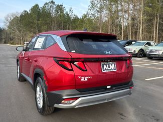 New 2026 Hyundai Tucson SE video 3