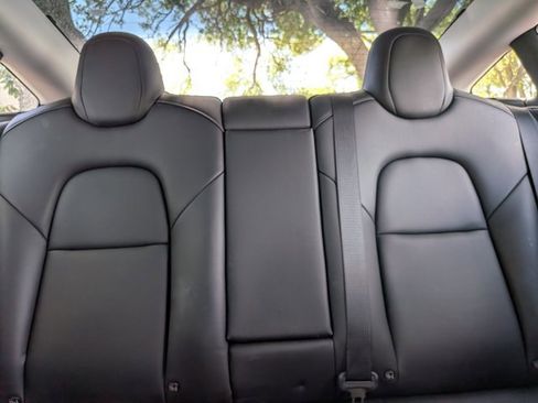 Used 2022 Tesla Model 3 Long Range image 15