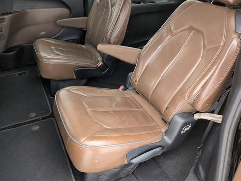 Used 2019 Chrysler Pacifica Limited w/ Tire & Wheel Group image 22