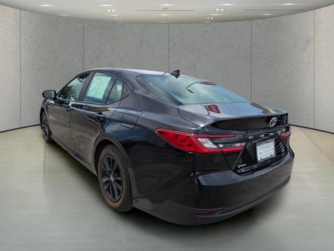 Used 2025 Toyota Camry LE FWD image 3
