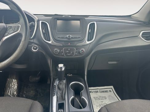 Used 2018 Chevrolet Equinox LT image 11