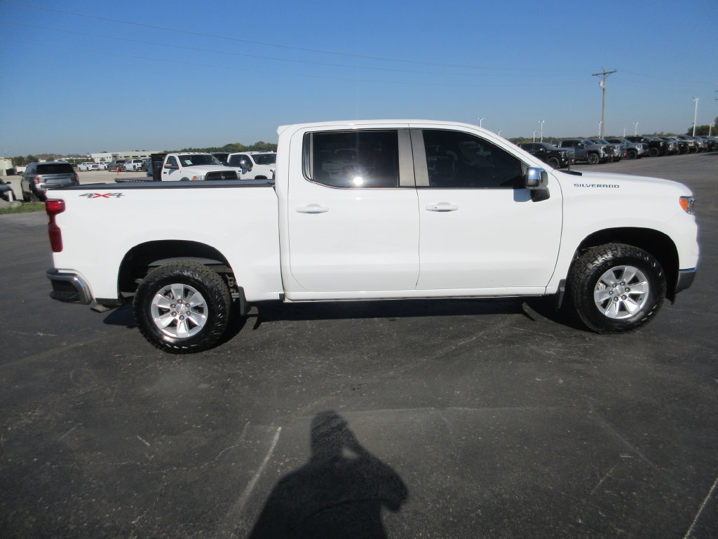 Certified 2022 Chevrolet Silverado 1500 LT AWD/4WD image 5