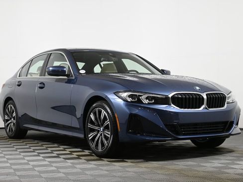 Used 2026 BMW 330i xDrive Sedan w/ Premium Package image 9