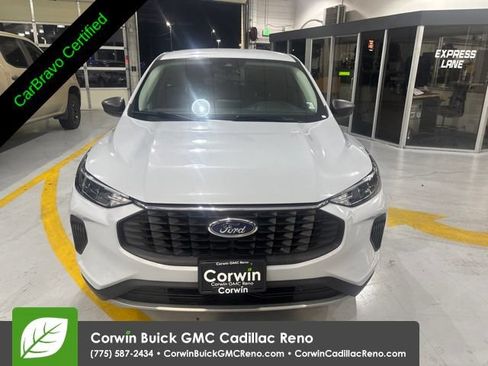 Used 2025 Ford Escape Active AWD/4WD image 2