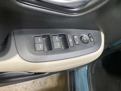 Certified 2027 Honda HR-V LX image 20