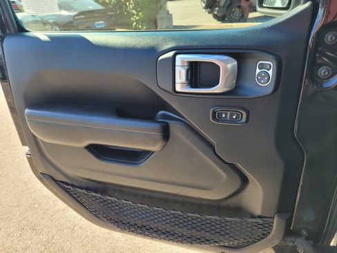 Used 2024 Jeep Wrangler Unlimited Sport AWD/4WD image 30