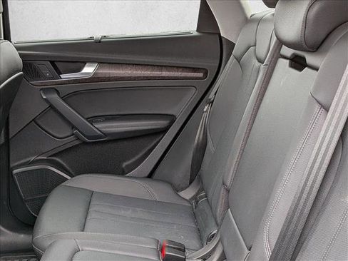 Used 2018 Audi Q5 Prestige w/ Prestige Package image 18