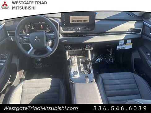 New 2026 Mitsubishi Outlander SE image 11