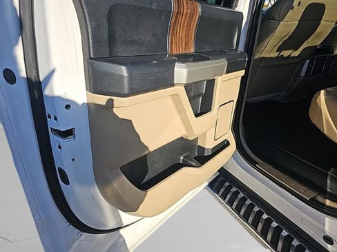 Used 2016 Ford F150 Lariat image 32