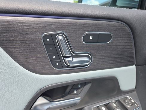 New 2026 Mercedes-Benz GLB 250 4MATIC image 11