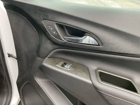 Used 2023 Chevrolet Equinox RS image 19