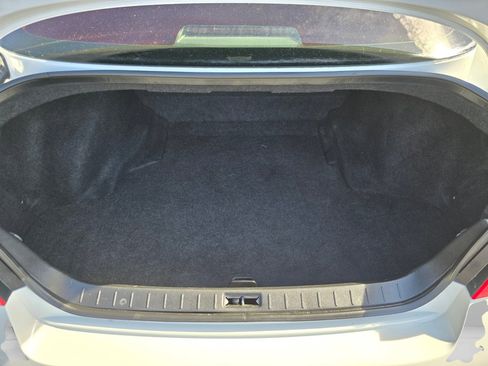 Used 2015 INFINITI Q40 w/ Moonroof Package RWD image 18