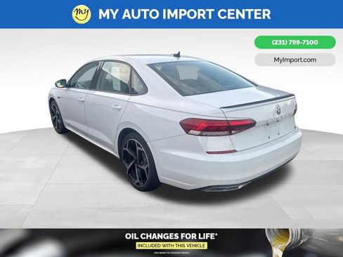 Used 2020 Volkswagen Passat 2.0T R-Line image 8