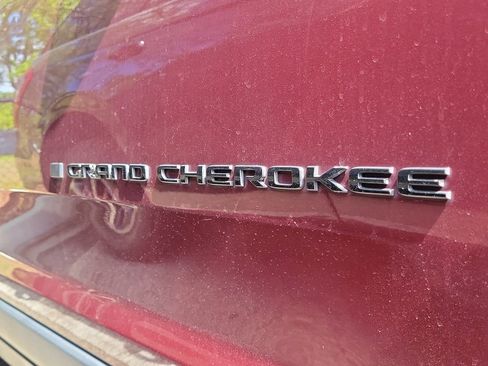 Used 2024 Jeep Grand Cherokee Altitude image 11