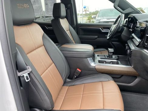 Used 2025 Chevrolet Silverado 1500 High Country image 28