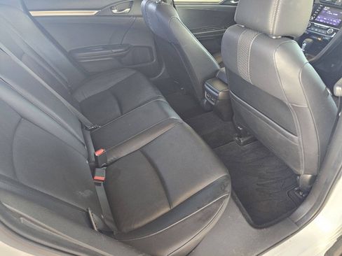Used 2019 Honda Civic Touring image 12