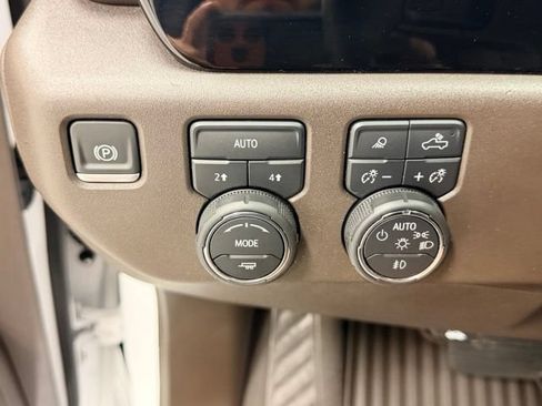 Certified 2024 Chevrolet Silverado 1500 LTZ w/ LTZ Premium Package AWD/4WD image 17