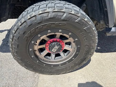 Used 2020 Jeep Gladiator Rubicon AWD/4WD image 2