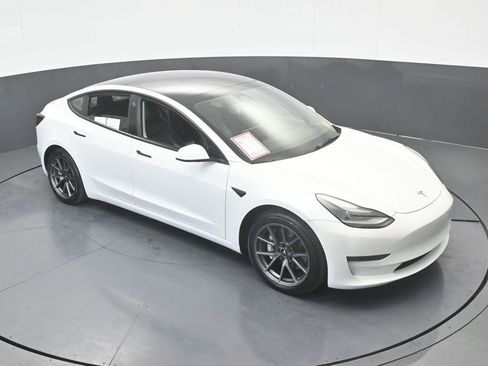 Used 2021 Tesla Model 3 Standard Range Plus image 52