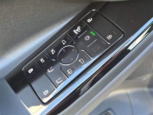 Used 2025 Audi Q6 e-tron Premium Plus w/ Premium Plus image 33