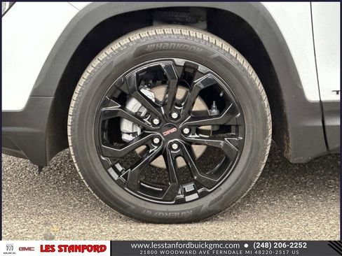 Certified 2022 GMC Terrain SLT w/ Tech Package image 10