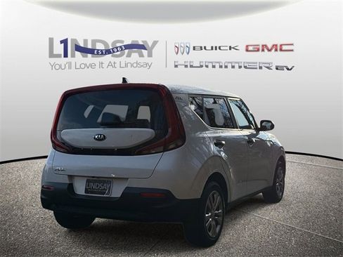 Used 2020 Kia Soul LX image 2