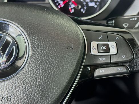 Used 2021 Volkswagen Tiguan SE FWD image 14