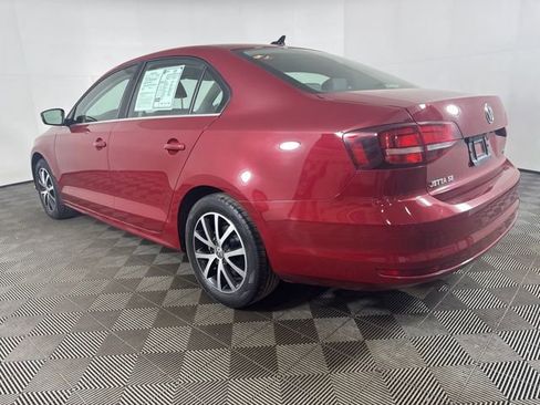 Used 2017 Volkswagen Jetta SE image 6