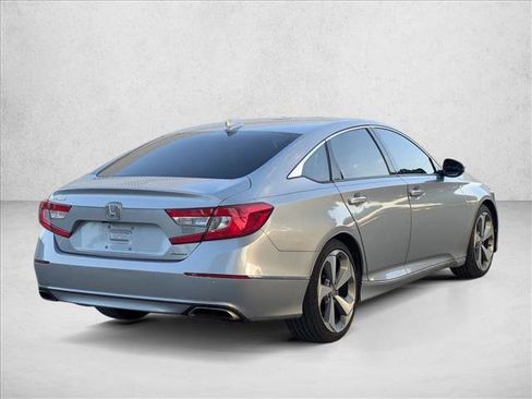 Used 2018 Honda Accord Touring image 3