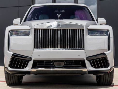 New 2026 Rolls-Royce Cullinan image 7