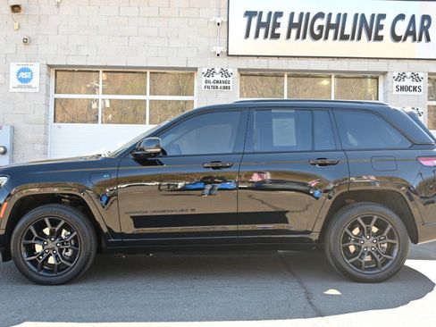 Used 2023 Jeep Grand Cherokee 30th Anniversary AWD/4WD image 4