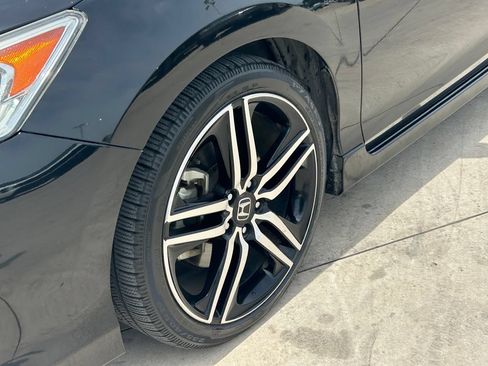 Used 2017 Honda Accord Sport image 9