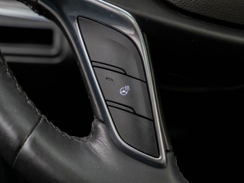 Used 2018 Cadillac XT5 Luxury image 28