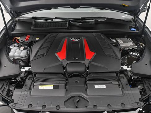 Used 2021 Audi RS Q8 w/ Black Optic Package image 30